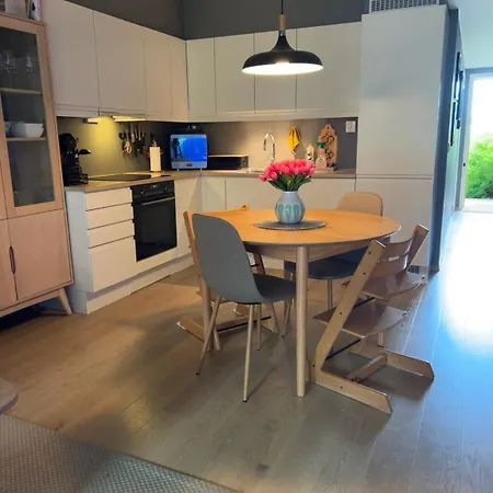Perfect For Families With Children Accommodates 6 People Appartamento